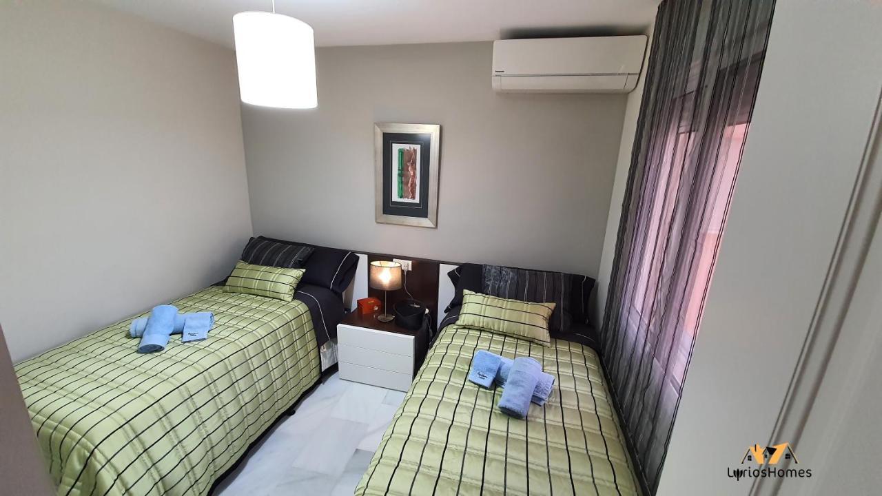 Lyrioshomes Beach Roquetas De Mar , Piscina Y Parque Infantil 외부 사진