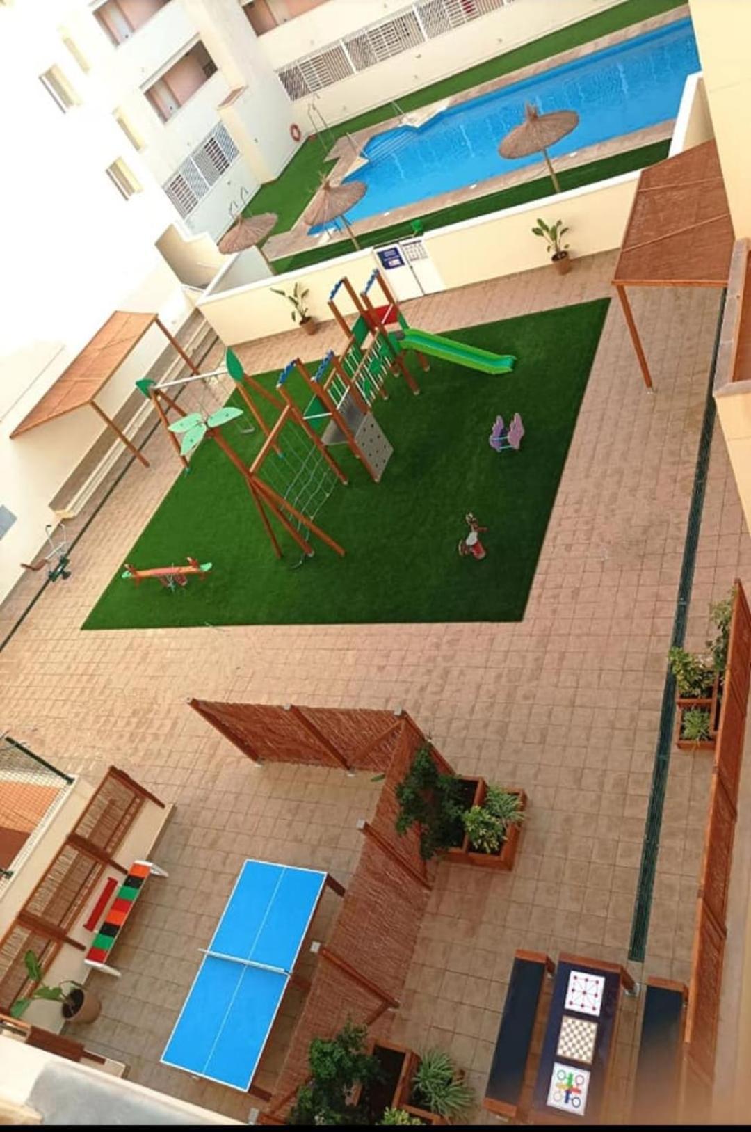 Lyrioshomes Beach Roquetas De Mar , Piscina Y Parque Infantil 객실 사진